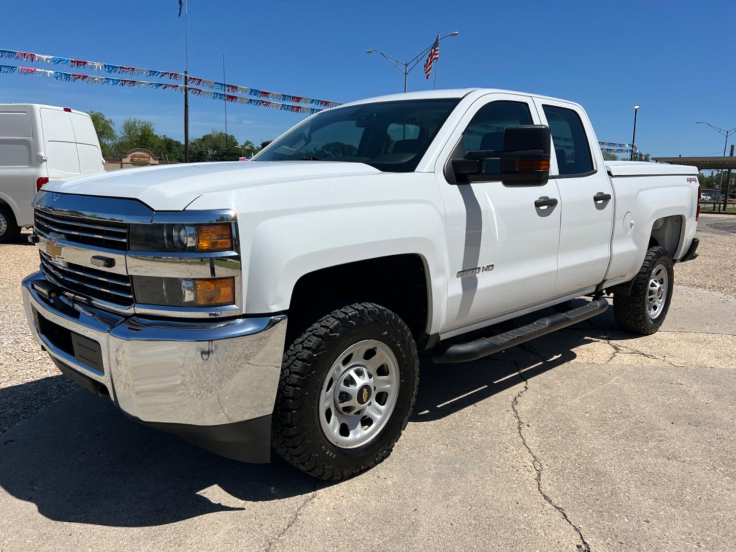 2017 White /Gray Chevrolet Silverado 2500HD W/T (1GC2KUEG4HZ) with an 6.0 V8 engine, Automatic transmission, located at 4520 Airline Hwy, Baton Rouge, LA, 70805, (225) 357-1497, 30.509325, -91.145432 - 2017 Chevrolet Silverado 2500HD Double Cab 4X4 6.0 V8 Gas, 138K Miles, Power Windows, Locks & Mirrors, Cold A/C, Tow Pkg, ARE Bed Cover, Good Tires. FOR INFO PLEASE CONTACT JEFF AT 225 357-1497 CHECK OUT OUR A+ RATING WITH THE BETTER BUSINESS BUREAU WE HAVE BEEN A FAMILY OWNED AND OPERATED BUSINESS - Photo#0